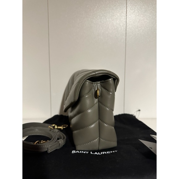 SAINT LAURENT YSL TOY LOULOU KHAKI GREY LIKE NEW - Picture 4 of 15